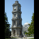 Der Uhrenturm des Dolmabahçe-Palasts
